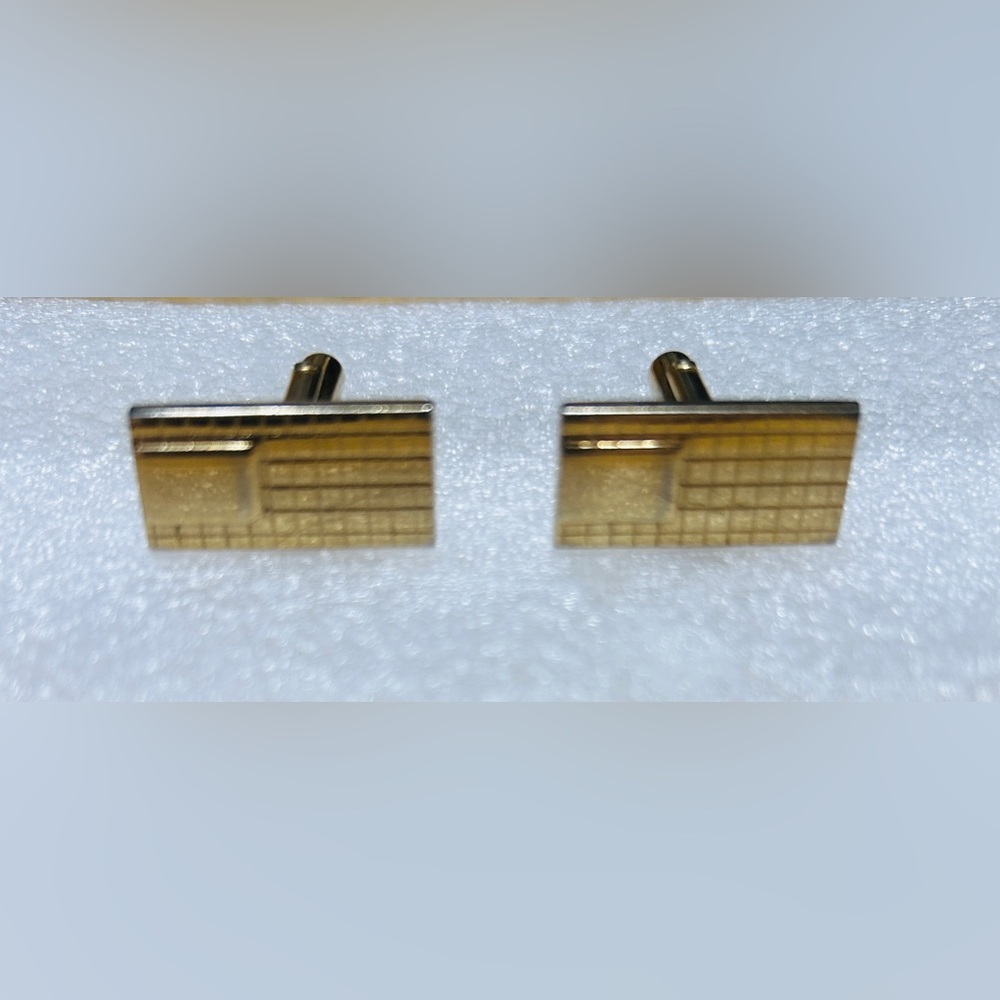 Cufflinks, Johnson bros, gold tone, excellent condition.